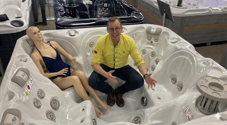 Fonteynspas Spa Admire Signature Collection: Ruime 6-persoons jacuzzi met Aqua Rolling Massage en Hybrid Heating technologie.