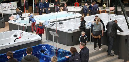Wie viel Platz benötigen Sie für einen Schwimm-Whirlpool?